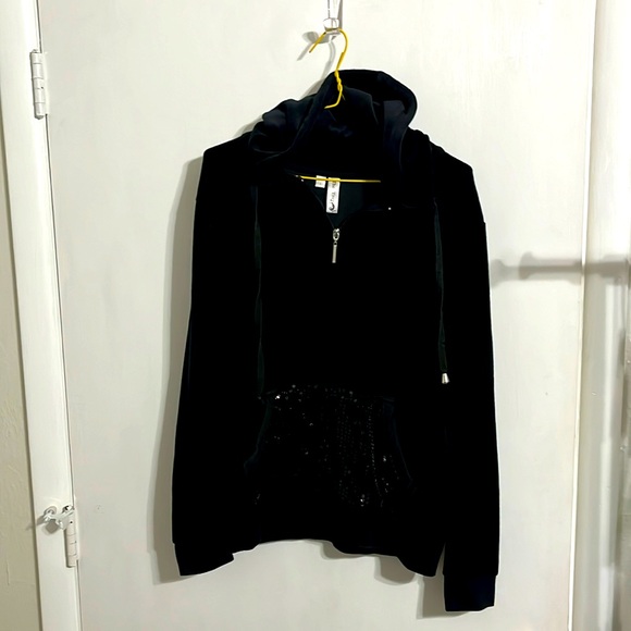 The trend woman’s black hoodie with sequence - Picture 1 of 4